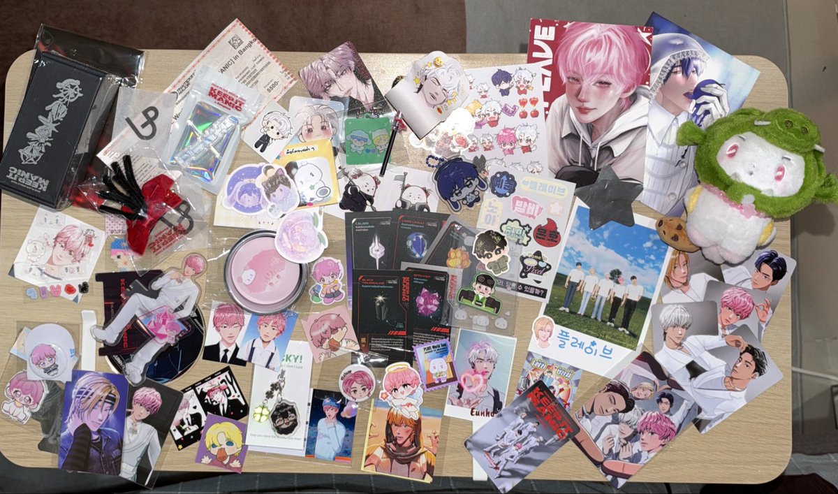 IllAlive's tweet photo. ขอบคุณสำหรับGiveaways ทุกชิ้นเลยนะคับ พึลลิทุกคนน่ารักมากจริง ขนาดไปคนเดียวยังเม้าฉ่ำได้เลย เดินเก็บของแจกสนุกมาก ขอบคุณที่กรี๊ดกันสุดเสียง เอนเกจกันทุกมุกไม่เดดแอร์ สนุกมาก
#PLAVE #플레이브
#2026_PLAVE_World_Tour
#KEEP_IT_MANIC_in_Bangkok
#2026_PLAVE_World_Tour_in_Bangkok https://t.co/po9846zuaa