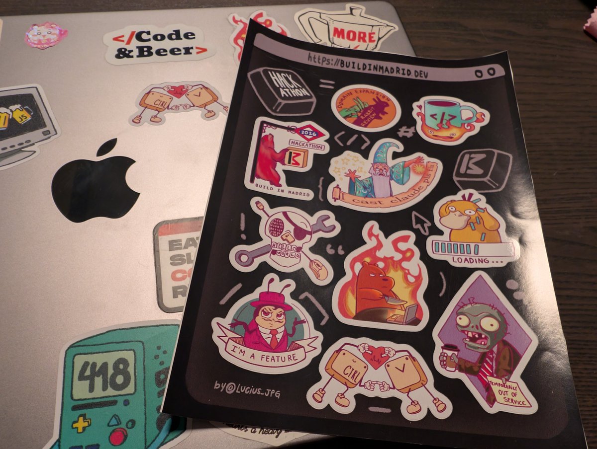 selene_l21's tweet photo. Hacktoberfest Madrid ya está en marcha 🧡

Después de semanas organizando, por fin toca lo mejor: código, open source y comunidad.

Y sí, también hubo stickers 👀 https://t.co/BStFRw4hMj