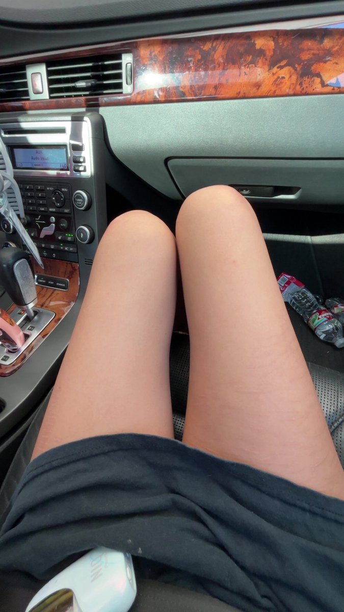 Maxismi33's tweet photo. Am I #thinspo yet? https://t.co/k7tmJ0OnPN