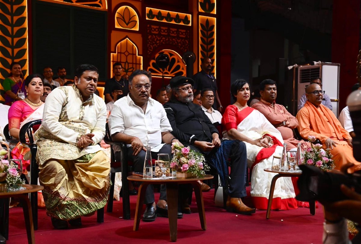 DrSukantaBJP's tweet photo. Attended “Mahalaya Mahasamaroh”, organised by the Government of West Bengal at Eden Gardens, Kolkata.

Marking the auspicious beginning of Debipaksha, the entire venue came alive with a mesmerising drone show, laser show, a spectacular fireworks display, captivating performances by Bengal’s finest artists, and the rhythmic beats of countless dhaks.

An unforgettable evening celebrating Bengal’s rich heritage, vibrant culture, and festive spirit! 

@SuvenduWB @cmowbgov @lokbhavan_wb @SamikBJP