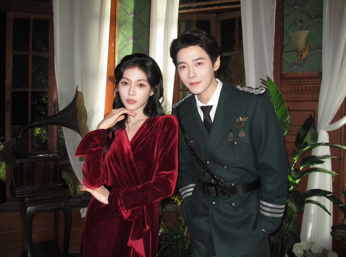 boonsiriopas's tweet photo. Shaking weibo update ka
"อาชิว แและที่รักของฉัน"
#XieKeyin #FangYilun
#LiveForever #长生契 #สัญญารักเกินกาล
📺 #iQIYI - https://t.co/0gMyvuOd2t
📺 #bilibili - https://t.co/910XOvzHKt https://t.co/RnBByEu0Zs