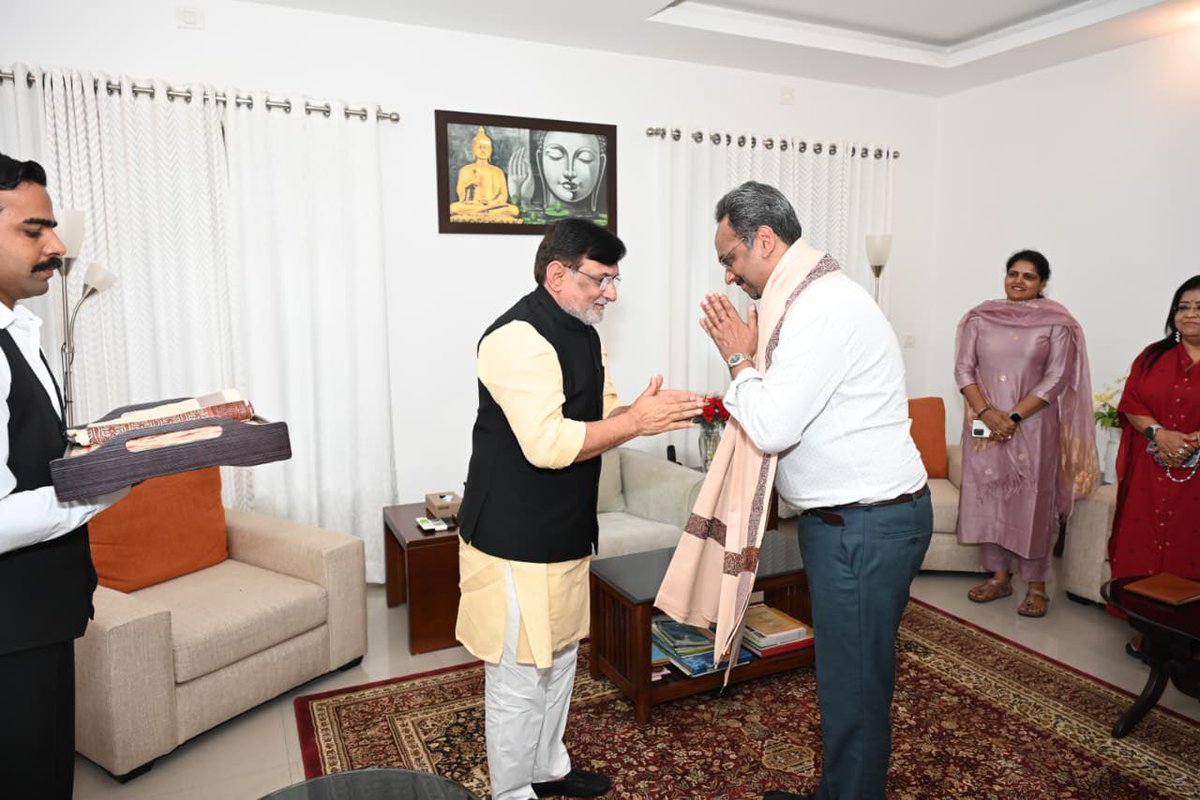 prafulkpatel's tweet photo. Glimpses of the warm welcome and felicitation accorded to the Hon’ble Chief Justice of the Kerala High Court, Shri Justice Soumen Sen, along with Hon’ble Justices Shri Justice Basant Balaji and Shri Justice S. Manu, upon their arrival for a meeting.

The occasion reflects mutual respect and strengthens judicial-administrative cooperation for the welfare and development of Lakshadweep.