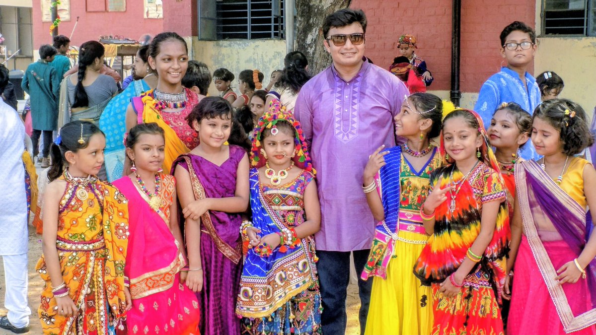 GovindMakwana13's tweet photo. Memories of the day, 10 Oct. '18
🪔✨ Celebrating the cultural vibrancy of Navratri at PM Shri Kvharni Baroda
#education #govindmakwanamusic #Navratri #Garba #KVSangathan #Baroda #CulturalHeritage https://t.co/2viEkdKcDN