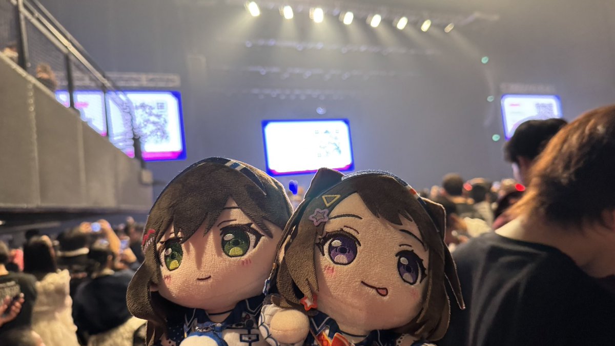 Em_NITHM's tweet photo. ライブ楽しい https://t.co/YHohoqMssc