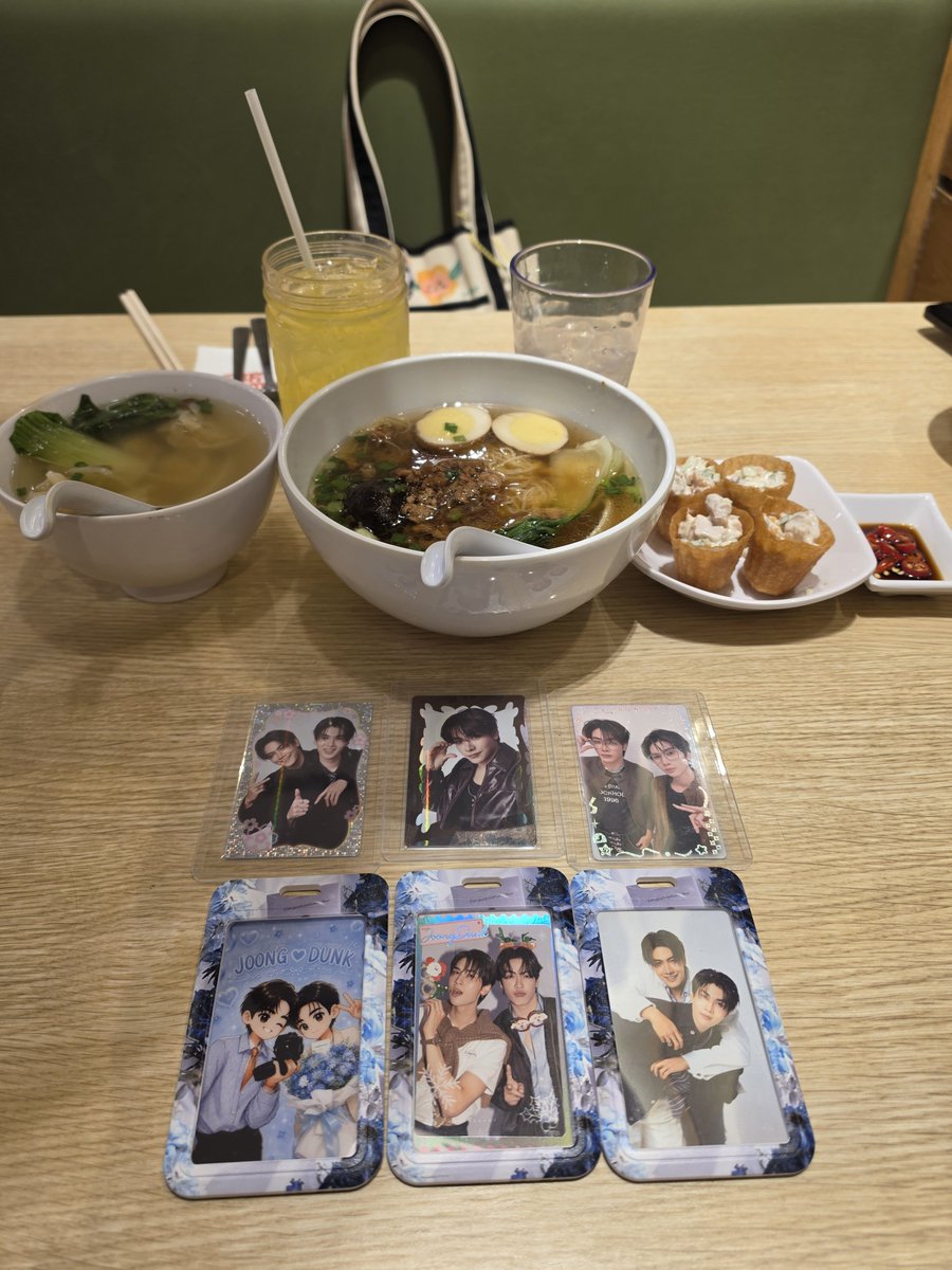 kiki7667's tweet photo. 말레이시아 둘째날 점심과 저녁 
저녁이 맞나... 야식 🤣
이따 보자 쭝이야 🫶
@kim_says @abcdef03101001 
이따 일찍 일어나야해... ㅋㅋㅋㅋㅋ https://t.co/l6b7cd6i8G