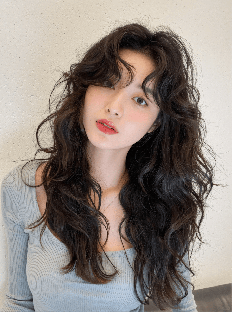 Chun_linhh's tweet photo. When you wanna rock the look, don’t fear the slight frizzy hair—own every messy, cool vibe. https://t.co/7DyQggELgN