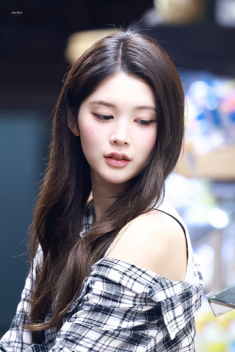 gfcse7's tweet photo. 상견례갔더니 전애인이 친오빠여자친구로 등장한 걸로 시작한 냐럄보고싶네오 https://t.co/EUlSh8JxWF