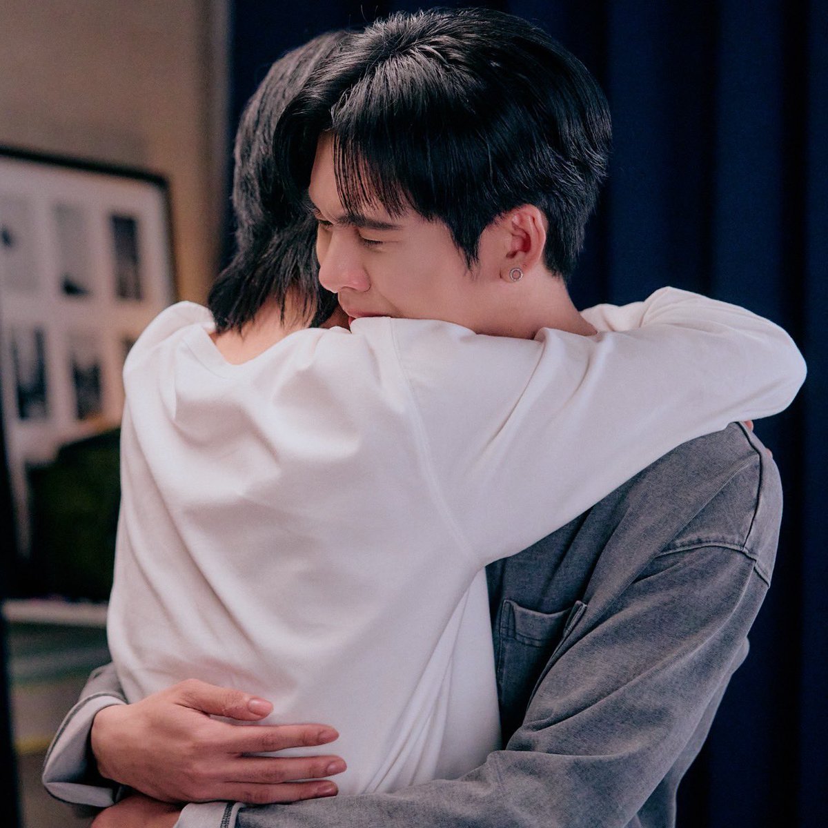 eeqlanwoil's tweet photo. พอกันนั้นแหละ อย่าไปแซวพี่เติร์ดเขาน้องด้วง https://t.co/CMB7u3nUMZ