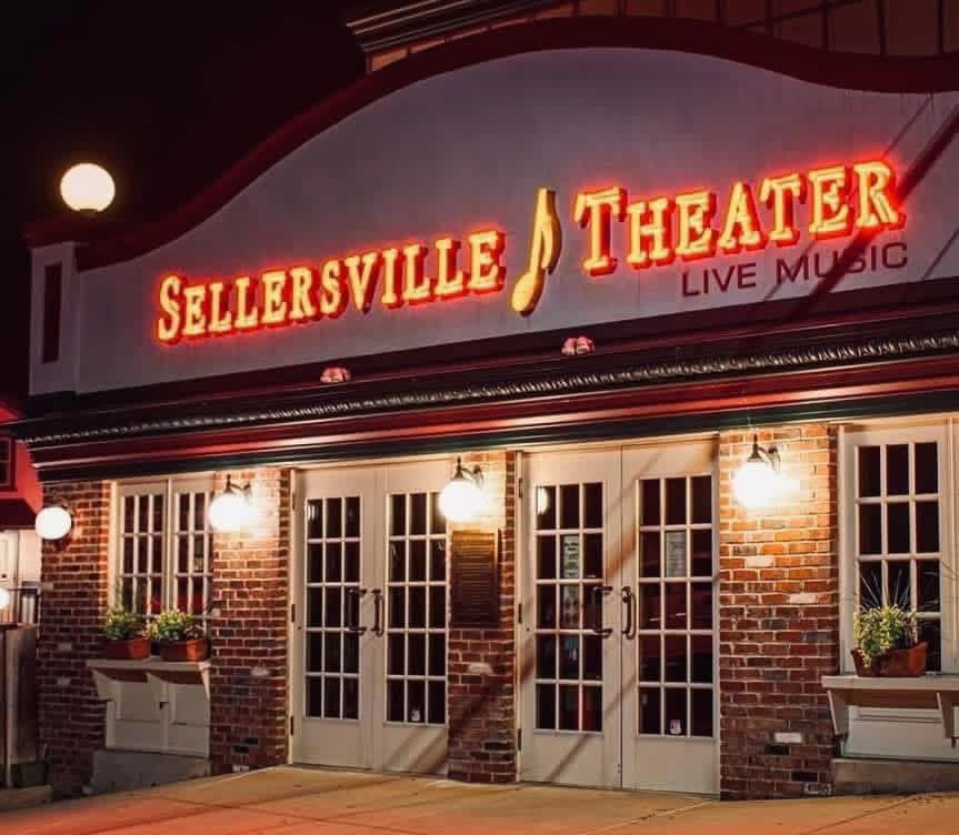 SmithereensHQ's tweet photo. 11/7 PENNSYLVANIA &amp; NEW JERSEY!
The @Smithereenshq proudly return to the @SellersvlleThtr  in Sellersville, PA, on Sat, Nov 7. With guest vocalist John Cowsill. 
Presented by @WXPN and Sponsored by Michael &amp; Arlene Rosol. 
🎟️ https://t.co/C3mVPReDtV 
#sellersvilletheater #wxpn https://t.co/b229gNvxOJ