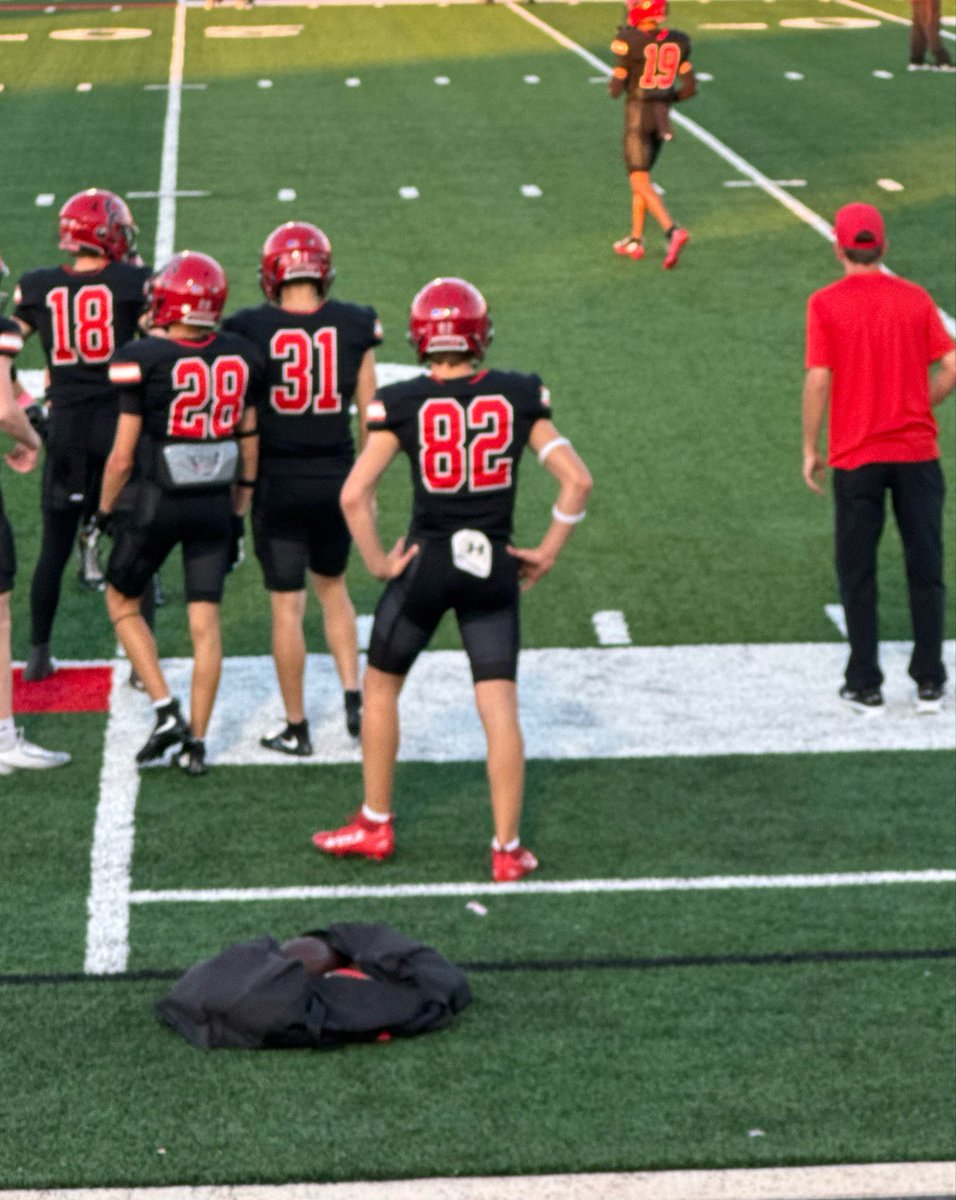 Luke_Bolado's tweet photo. Got moved up this week to Varsity. Time for work! #canyoncougars #freshman #82 https://t.co/nE5xHxmVcA