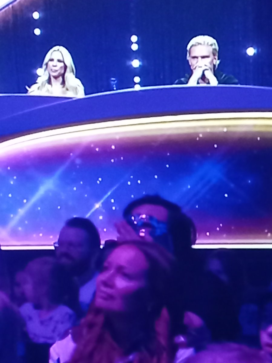 Phantaze's tweet photo. #maskedsingersuomi katsos, mähän löysin itteni heti https://t.co/XuCEx8Coui