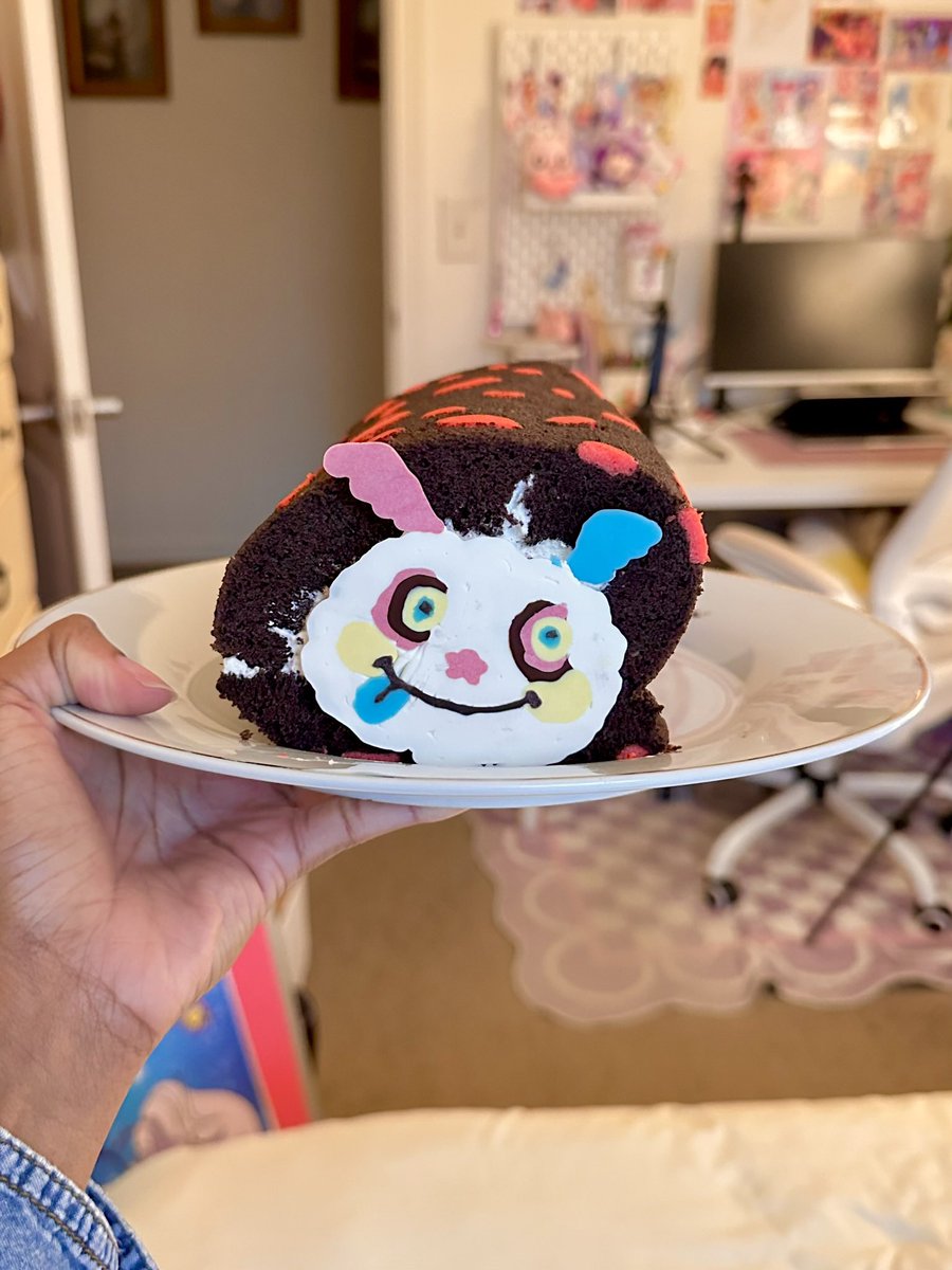 doreimani's tweet photo. Who’s eating WHOM 🤨 #madokamagica https://t.co/l3N8ctiWD9