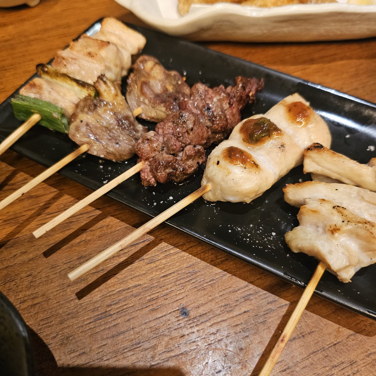 J_onef's tweet photo. ライブ後は楽しい飲み会
お陰でyuvaっていう素敵なバンドも知れて楽しかったです
ありがとうございます😄 https://t.co/OMqIovU7bc