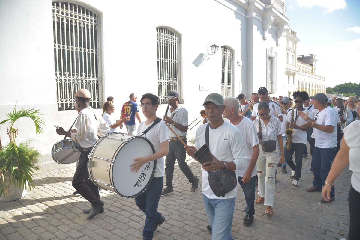 mariofsabines's tweet photo. ¡Comenzó la Semana de la Cultura en #Matanzas!

Un vistoso pasacalles recorrió el centro de la ciudad llenando de música, color y tradición a la Atenas de Cuba.

Rumbo al 333 aniversario, la cultura sigue siendo nuestra mejor trinchera.

#333Matanzas #MatancerosEnVictoria https://t.co/k7mObisBaD