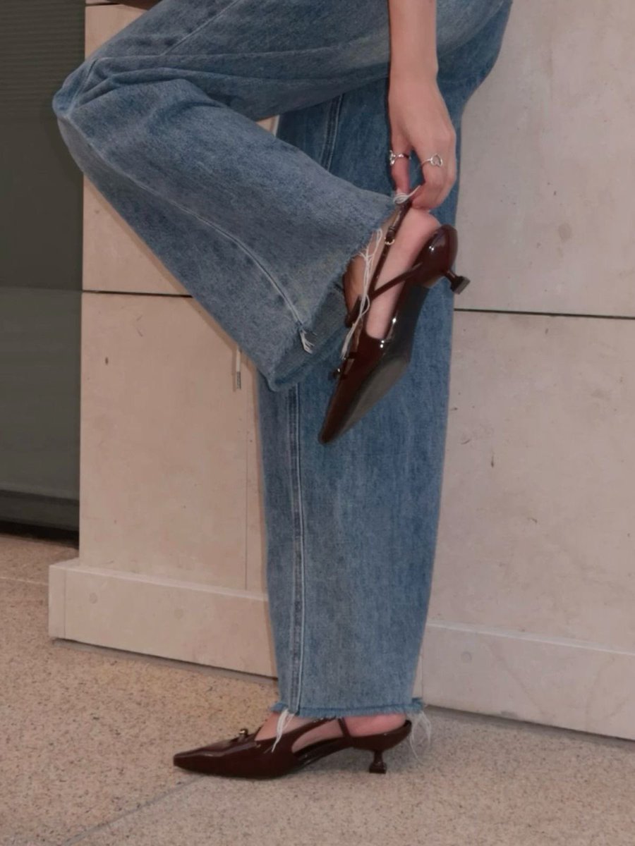 Diorgirlx's tweet photo. heels &amp; jeans combo>> https://t.co/0Wzo39k9SN