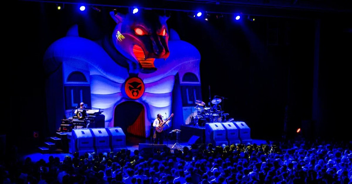 AwestruckVox's tweet photo. A lot of the reactions to Thundercat's performance are pretty telling and disappointing. False game hype aside, man's an extremely talented musician who wears his nerdy influences on his sleeve. 

Sonic as a franchise is incredibly lucky to have him in its corner. https://t.co/mD2YPsRUKZ