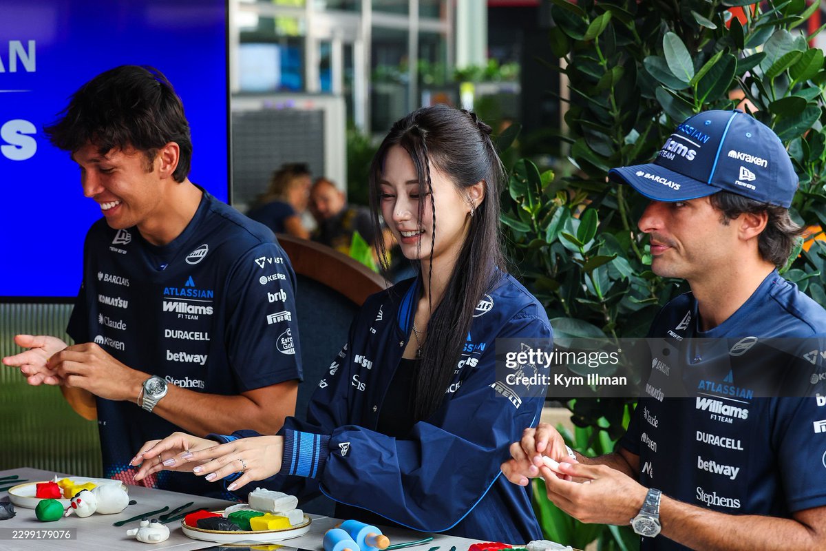 Aplbon's tweet photo. @CAR5OS @saimzs Having so much fun together, would love to have her in our garage again someday. Thank you for coming, Tzuyu. https://t.co/zMKsusfnIW