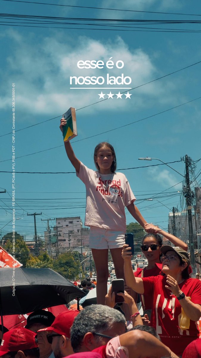 A political campaign image showing a young girl holding up a book at a rally with Portuguese text 'esse é o nosso lado' (this is our side) and listing various political parties (PT, PCdoB, PV, PSB, PDT, PSOL, REDE, PV, PV) for a federation.