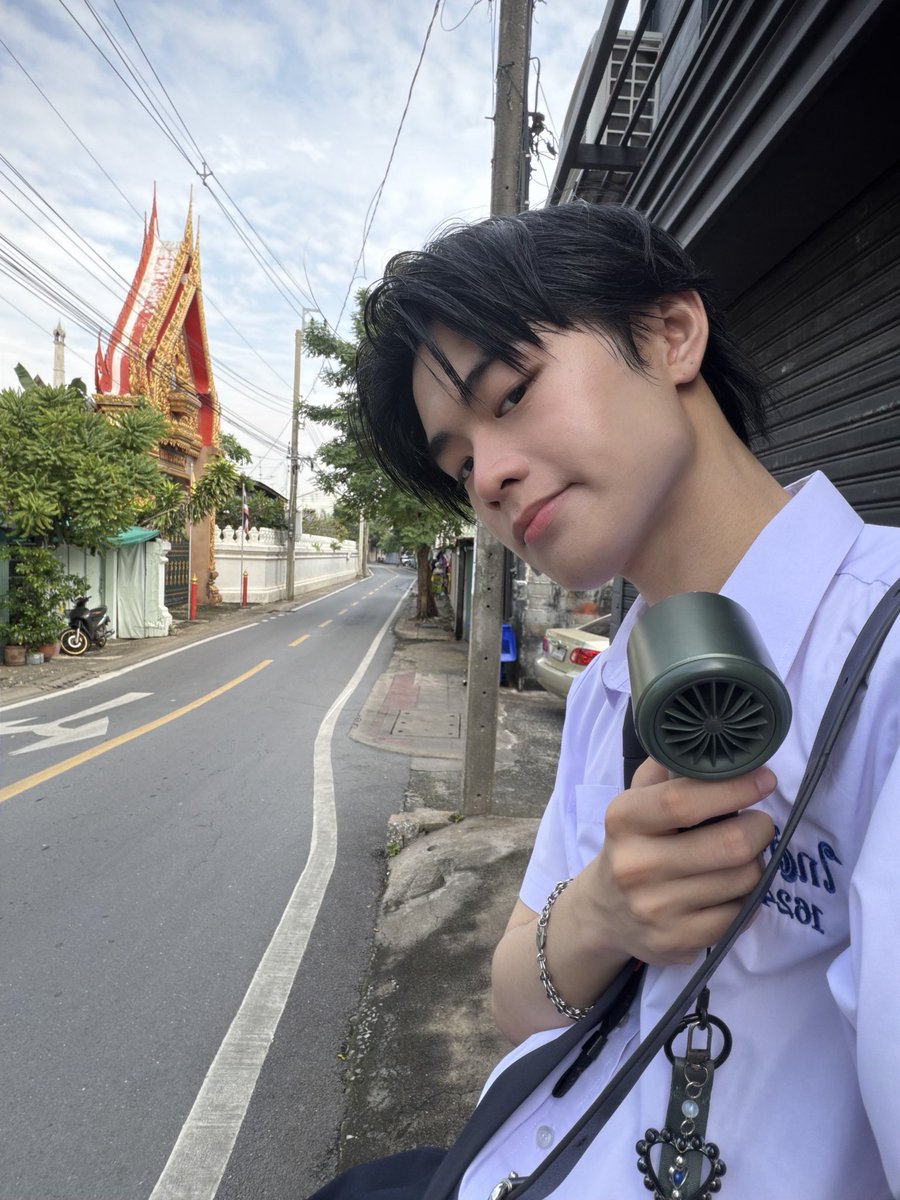 jcdacillo______'s tweet photo. สวัสดี :P https://t.co/ILAobY957s