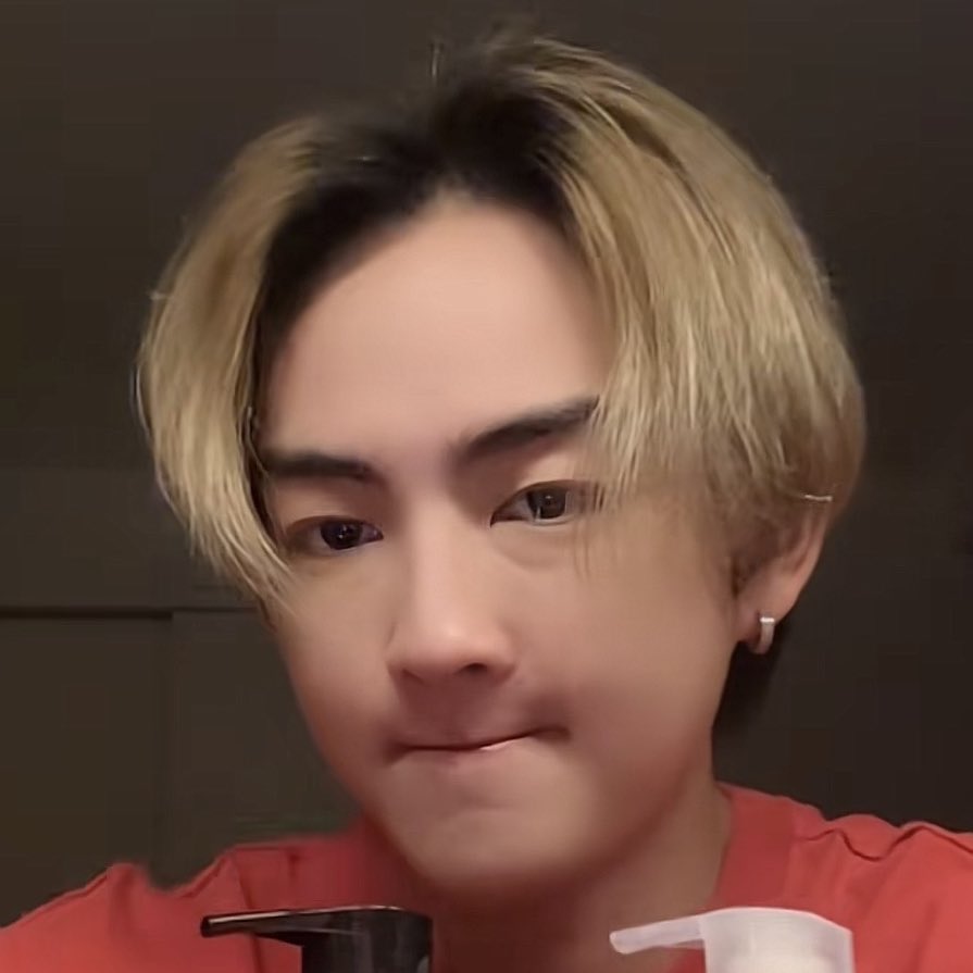 mat_minn's tweet photo. น้องฮ้าทตอนเข้ามาเจอหน้าฟอยู 3.14 is 9.8 https://t.co/kWqn18LouO