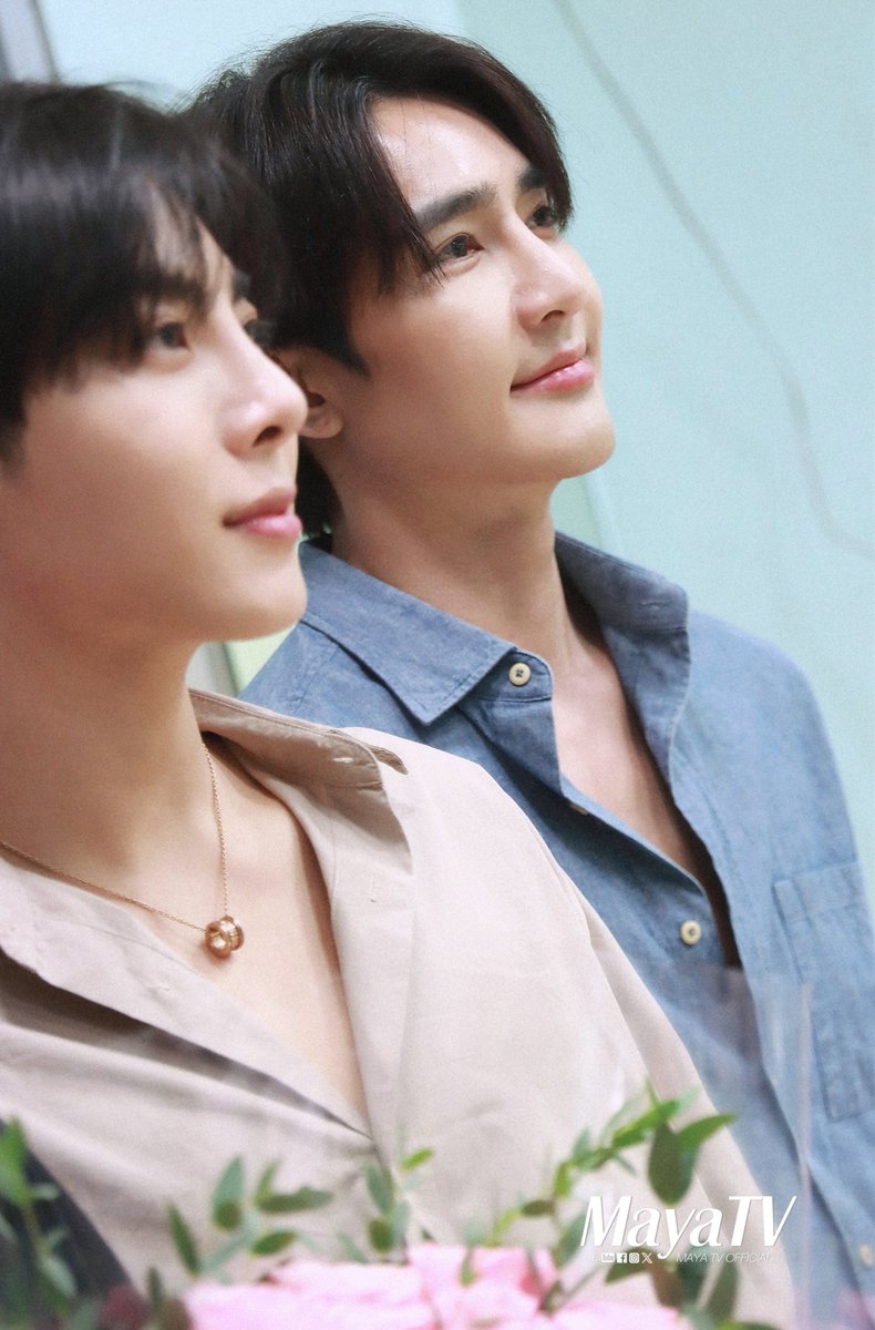 mayaonline2002's tweet photo. Snapshot #MAYATVOFFICIAL | พี่เอิร์ท #EarthPirapat และพี่มิกซ์  #mixxiw ร่วมแสดงความยินดีกับ “ข้าวตัง” #khaotungg บัณฑิตป้ายแดงแห่งมหาวิทยาลัยเกษตรศาสตร์ 🐈🎓✨️ 

📽🔗https://t.co/IWPVfC7rXb

KHAOTUNG JOP LAEW JAA

#KHAOTUNGgraduation
#KhaotungHappyGraduation https://t.co/2HjR9YVwAw
