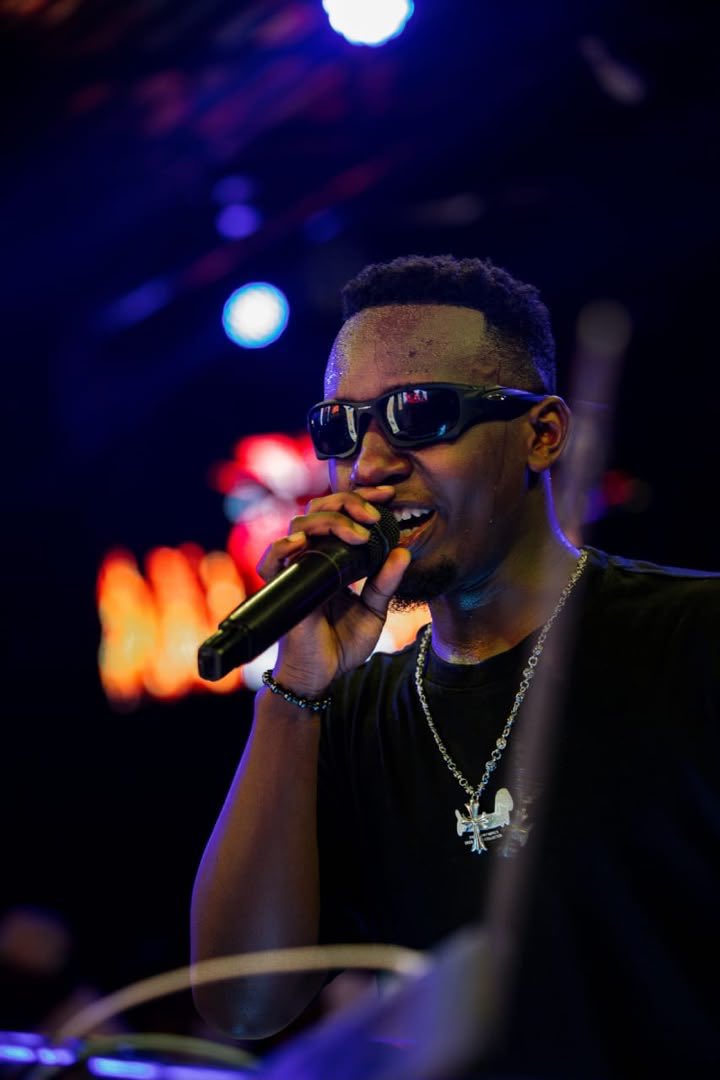 kenzyAfricana's tweet photo. Mbarara watch out for this guy😎@Lithan_MC ..nigga is good💣 https://t.co/TaLFRDl7ZH