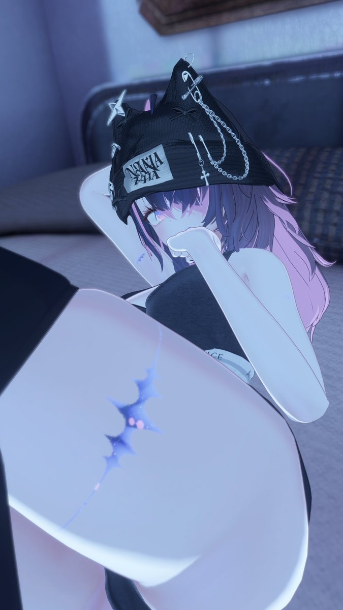 shadowvnss's tweet photo. so cooomfy 🥰🤍💜 https://t.co/rEpD6QlBgk