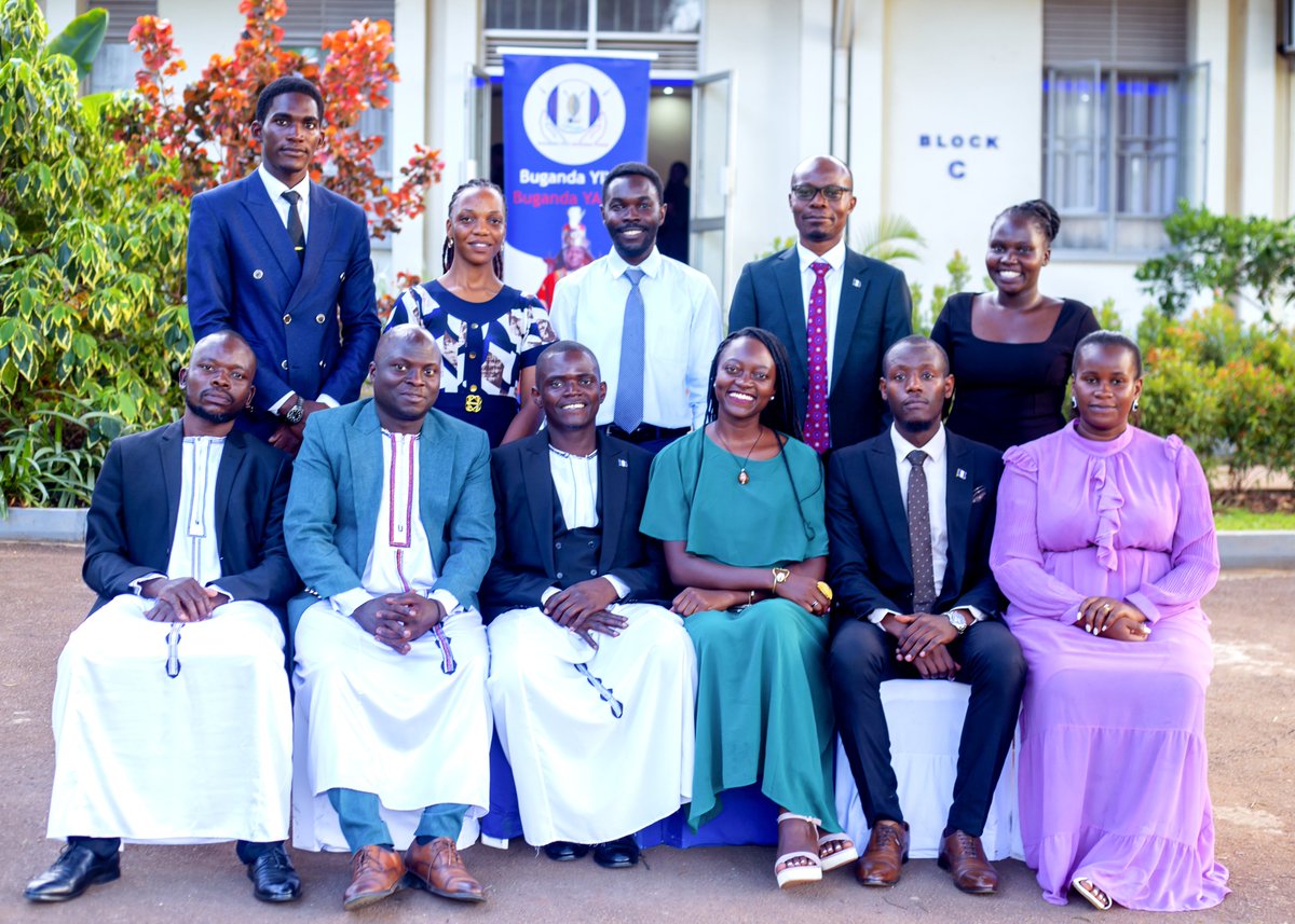 Mwembugaoficial's tweet photo. Nina ekitiibwa n'omukisa munenne nnyo nange okubeera Ssentebe wa @BugandYiyoYange ♥️ 🥰❤️

Kino kimpadde omukisa okusisinkana abantu ba Kabaka wano ku mutibagano abagala ensi yabwe nga tebanonya muntu yenna okubamanya💖👌

Ayagala okwewandiisa 👇
https://t.co/MaJve4AIiO https://t.co/ZaXDJkXnJf