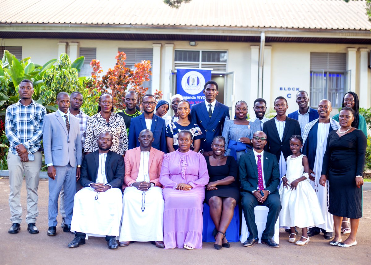 Mwembugaoficial's tweet photo. Nina ekitiibwa n'omukisa munenne nnyo nange okubeera Ssentebe wa @BugandYiyoYange ♥️ 🥰❤️

Kino kimpadde omukisa okusisinkana abantu ba Kabaka wano ku mutibagano abagala ensi yabwe nga tebanonya muntu yenna okubamanya💖👌

Ayagala okwewandiisa 👇
https://t.co/MaJve4AIiO https://t.co/ZaXDJkXnJf