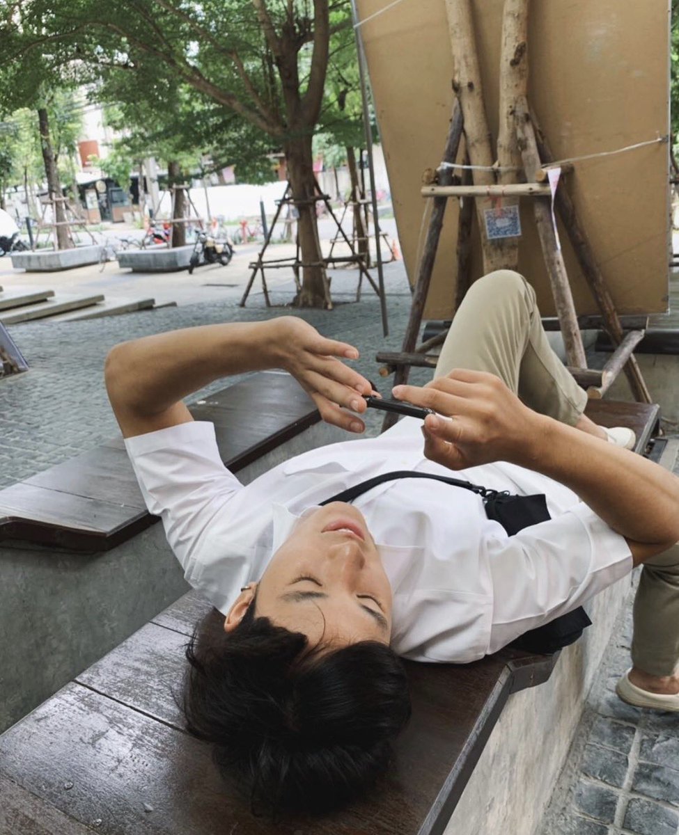 mimiurpp's tweet photo. หนุ่มวิดกีคนนั้นมันมานอนรอมึงอ่านหนังสือตั้งนานละ https://t.co/kEOdqHZEee