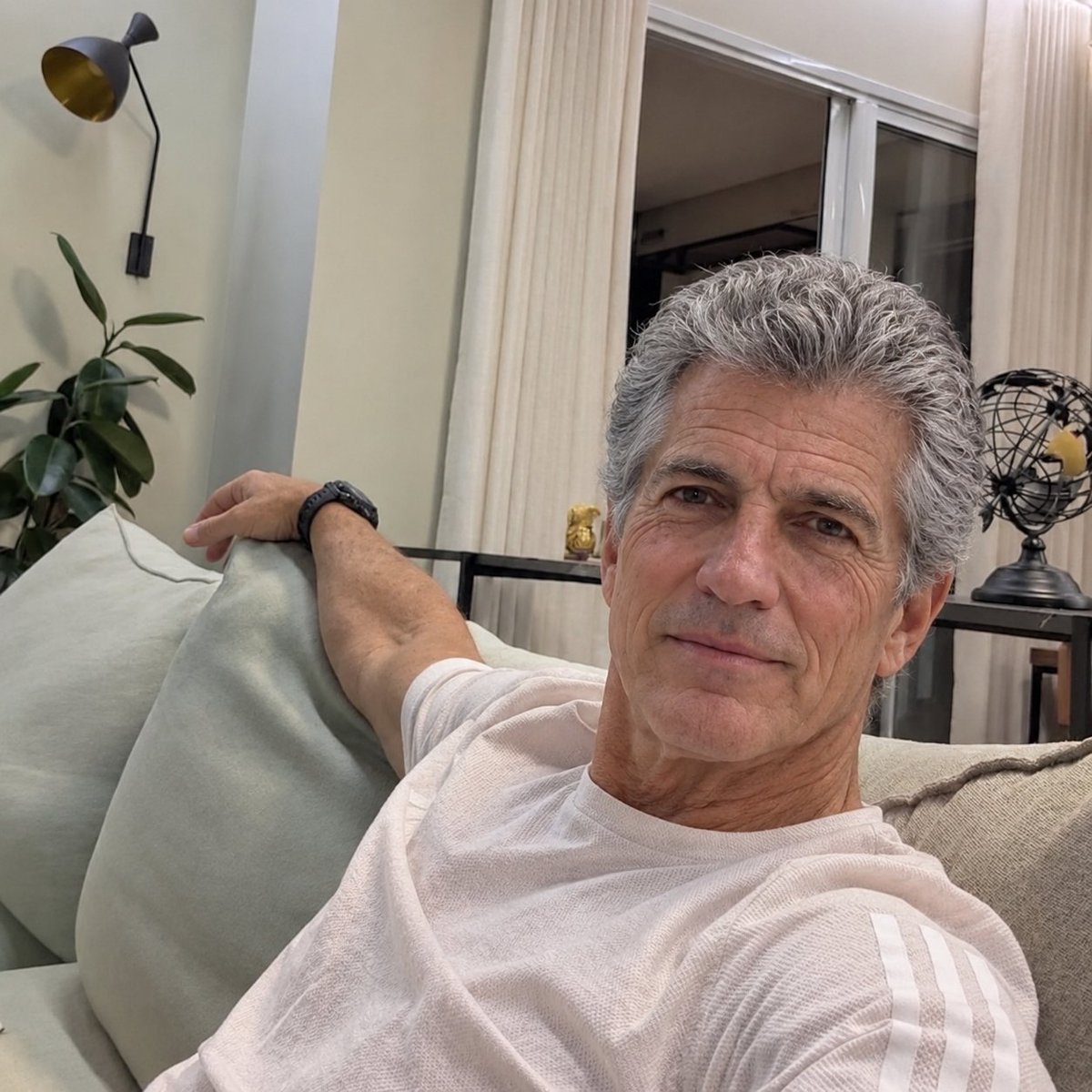 johnfkennedyt's tweet photo. If John John was reading your words , what would you say??
Am reading everything.... https://t.co/PdeBCCej67