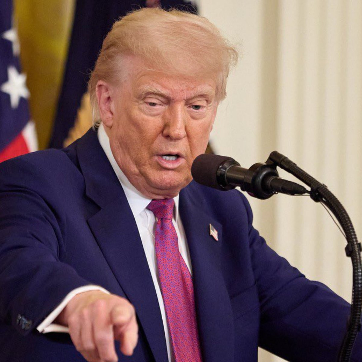 HurmaEdit's tweet photo. SONDAKİKA | ABD Başkanı Donald Trump:

Bence Ukrayna'nın yeni bir Cumhurbaşkanı seçmesinin zamanı geldi. https://t.co/kwZr3FUrRR