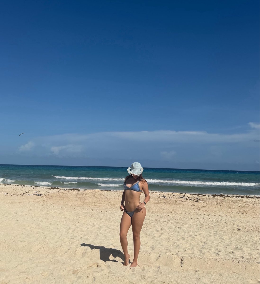 SofiaMartiri's tweet photo. Buenos días amorcitos... extrañando la playita con este frío 🥶 
¿Nos calentamos?😈 🔥 https://t.co/15DZ4GPnPO