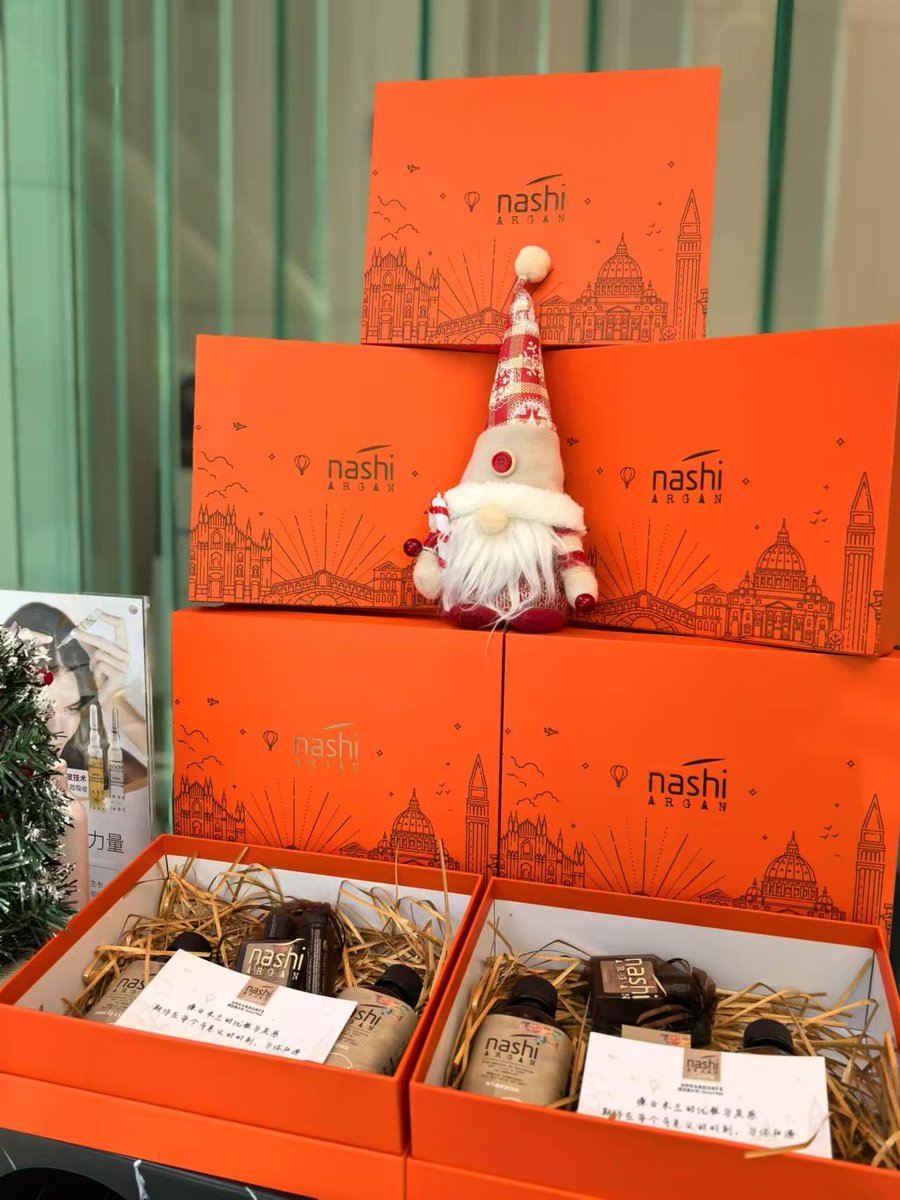 mcahitenesdemi1's tweet photo. I'll send a delicate gift box, take a look—its soft edges hold warm wishes just for you! https://t.co/fcbk9wGbd9