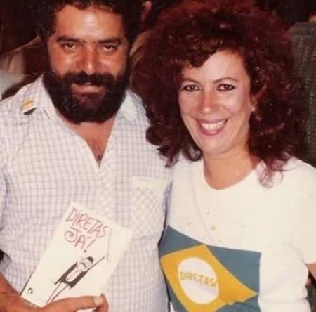linguistica's tweet photo. Hoje bateu uma saudade enorme dessa galera...
#HoraDaVirada https://t.co/5Yq6NHEh9k
