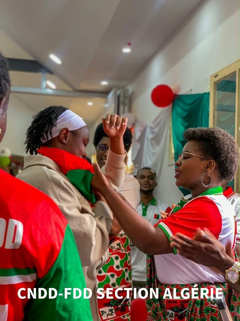 CnddFddAlgerie's tweet photo. @CnddFdd @CnddFdd_Russia @CnddFddChine @CNDD_FDD_SA Harabaye kandi iyakirwa ry’abagumyabanga bashasha binjiye mumugambwe wacu mwiza CNDD-FDD .@CnddFdd @CnddFddAlgerie https://t.co/2urgVtVqvc