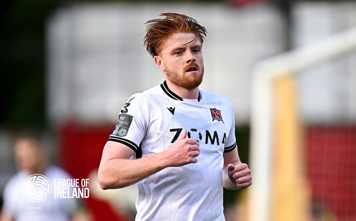 DundalkFC's tweet photo. ✍️ NEW DEAL FOR DERVIN! ✍️  

Aodh Dervin has signed a new three-year contract extension to keep him at Oriel Park until 2029 ⚫⚪   

📰 Read the full story:   https://t.co/zuDJigvfr3   

📸 Sportsfile 
#CMonTheTown https://t.co/asIoXBEZrS