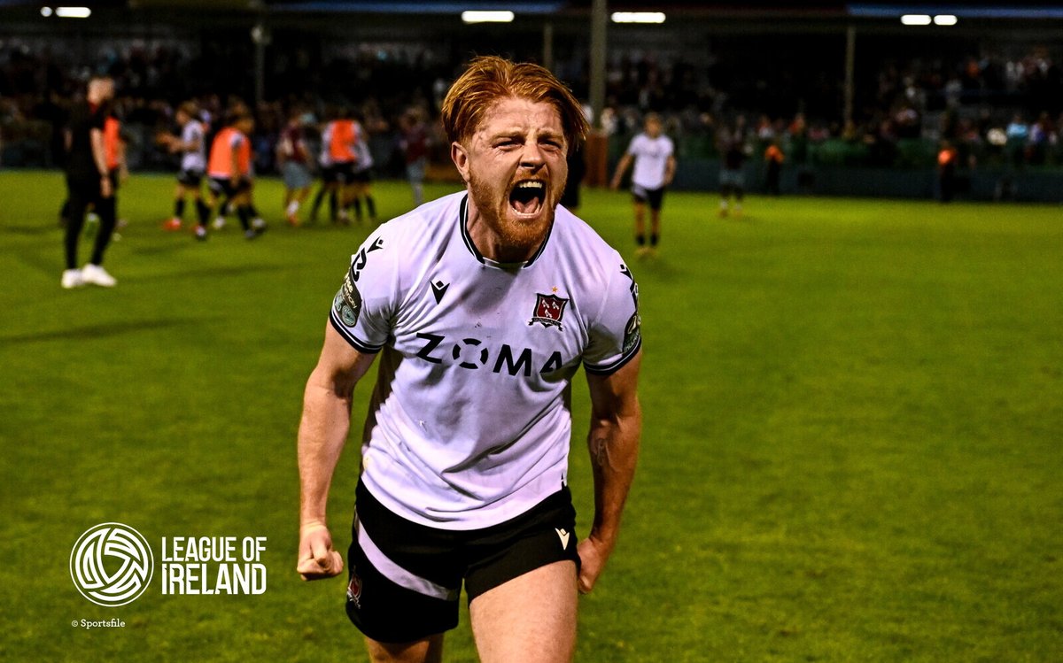 DundalkFC's tweet photo. ✍️ NEW DEAL FOR DERVIN! ✍️  

Aodh Dervin has signed a new three-year contract extension to keep him at Oriel Park until 2029 ⚫⚪   

📰 Read the full story:   https://t.co/zuDJigvfr3   

📸 Sportsfile 
#CMonTheTown https://t.co/asIoXBEZrS