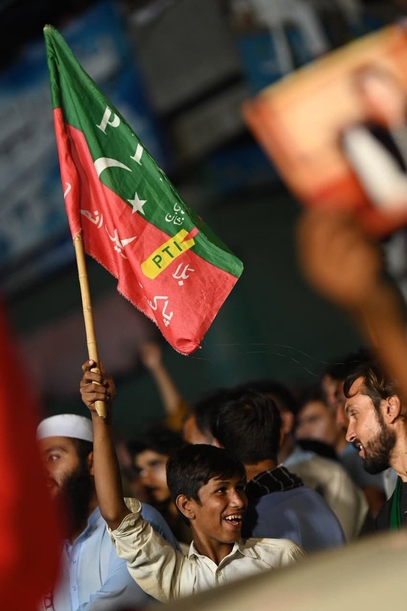 PTIOfficialCP's tweet photo. آنکھوں میں خواب سجائے، دلوں میں جذبۂ ایمانی لیے، عمران کے سپاہی تیار ہیں!

منزل ایک ہے، حقیقی آزادی! عزم ایک ہے، عمران خان کی رہائی! مقصد ایک ہے، جمہوریت کی بحالی!
#صوابی_انٹرچینج_۱۱_اکتوبر 
#اب_راج_کرےگی_خلق_خدا https://t.co/VsIksH5RZA
