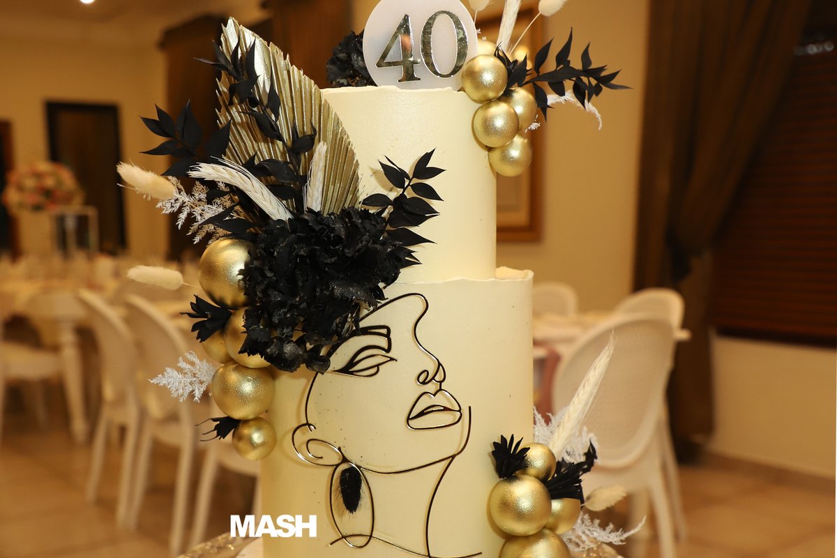 MashStudiosSA's tweet photo. The work continued... Birthday weekend celebrations and the memories we leave behind! 🎂🍾🥂🥳
📍Bryanston, Sandton, GP
#PrivateClients #cake #BirthdayCelebration #WeekendEvents #FriendsLikeThese #PrivateGatherings #ThoseWhoCanDo #WeekendSocials #dessert #champagne #toast https://t.co/eLtcbzxxEe