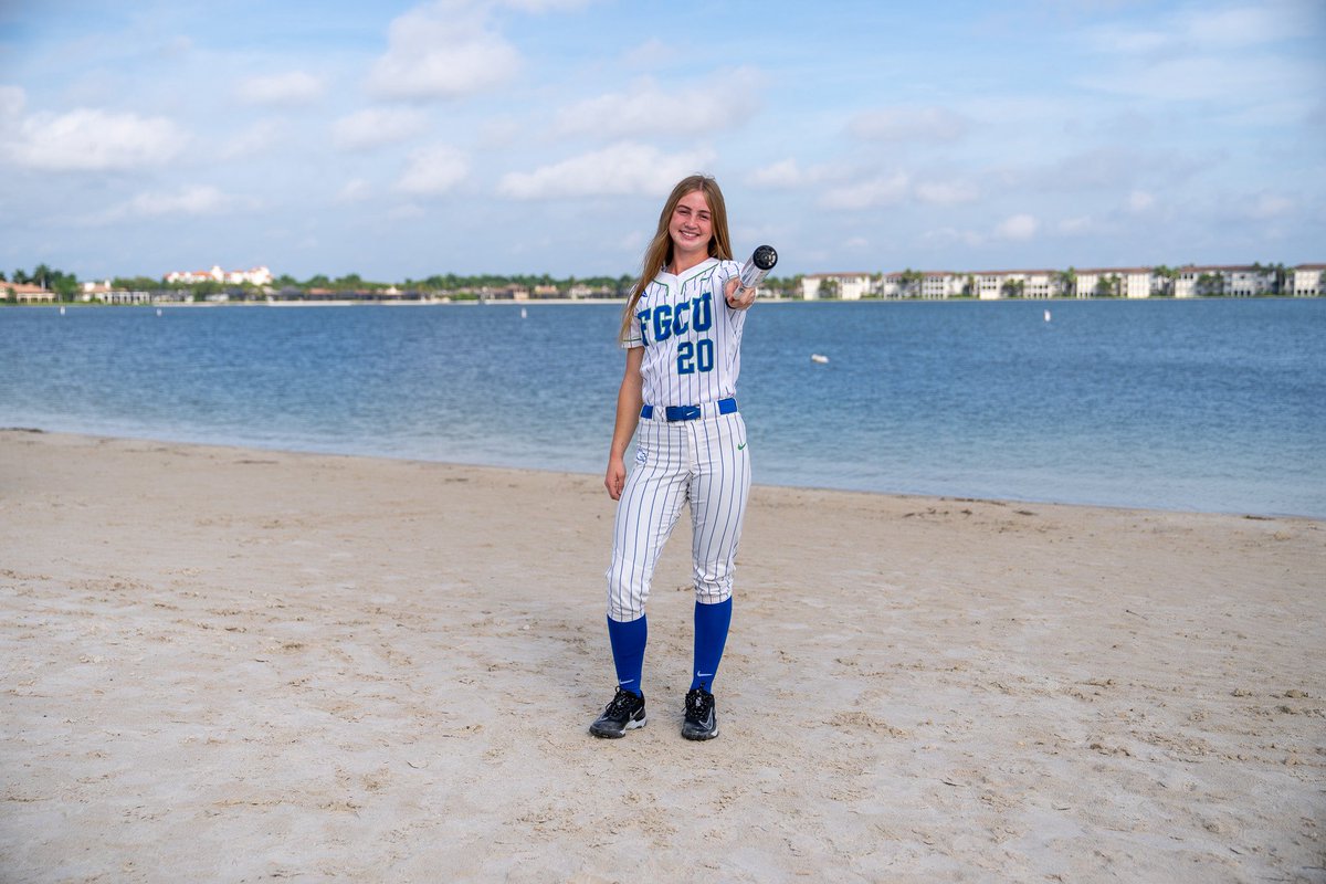 PeytonLindstrom's tweet photo. 110% COMMITTED!!

@FGCU_Softball @LindsayFico @emason55 @ChartrandJorde Coach Stefanoni @AshVanBoxmeer4 @UnityMead_Luke https://t.co/h5wazOEfcM
