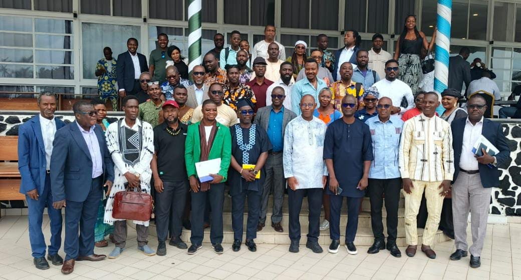 TOGO_H24's tweet photo. Le Togo prépare sa participation au prochain FESPACO en tant que pays invité d’honneur. Le 8 octobre à Lomé, le ministre Isaac Tchiakpé a appelé les acteurs du cinéma à une mobilisation collective pour réussir cette participation.

#Tgtwittos #Togo #FESPACO #Culture https://t.co/vPUJD6Ix0E