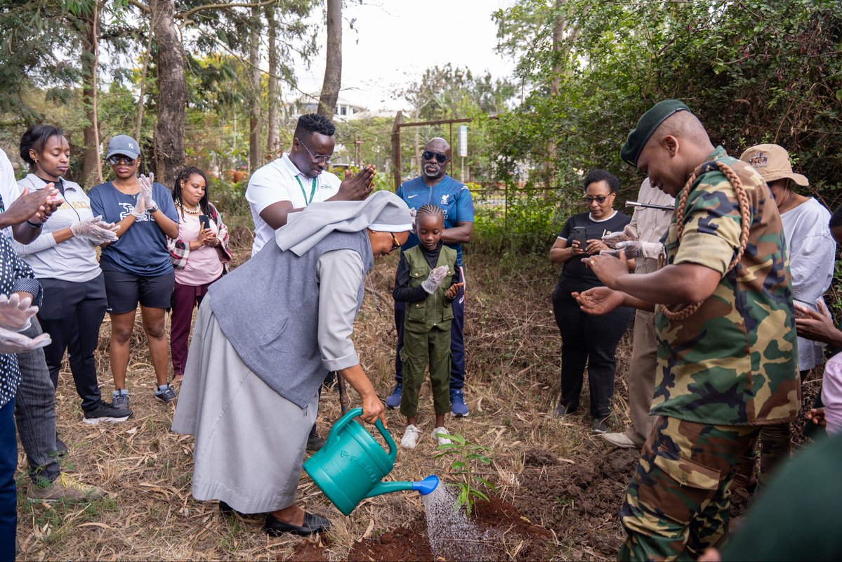 KLDA_Nbi's tweet photo. 1,637 trees planted!
We took part in Mazingira Day at Cottolengo Society of Kenya, bringing the community together to make a lasting impact on our environment.
#KLDA #MazingiraDay #GreenerKaren https://t.co/ovInSw7jqC
