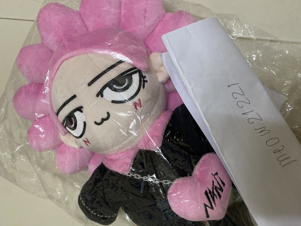 meow21221's tweet photo. WTS NEONA HUGGABLES PLUSH นีออนน่า ไซส์กอด 
ราคา 1600 รวมส่งค่ะ  #ตลาดนัดgmmtv #ตลาดนัดสกายนานิ https://t.co/DtzMMgOJep