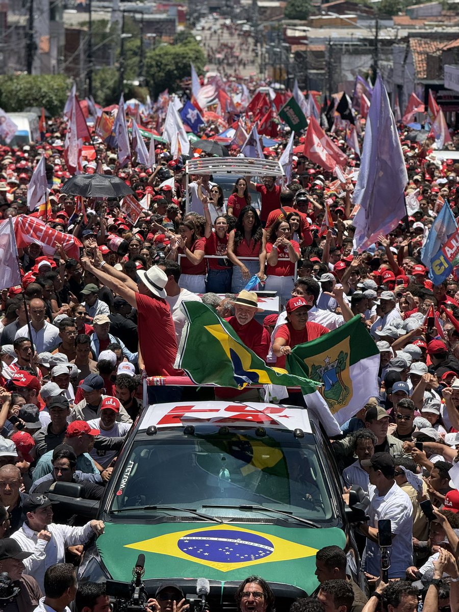fatimabezerra's tweet photo. TAPETE VERMELHO PRO FILHO DO NORDESTE!

A maior manifestação popular da história política do RN! https://t.co/7QpW6fvS3c