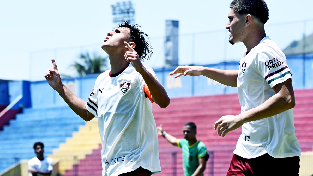 FluminenseFC's tweet photo. VENCE O FLUMINENSE! #MlksDeXerém #VemQueTem
🏆 Copa Rio Sub-15 | 3ª rodada
🇭🇺 Madureira 1x3 Fluminense
🏟️ Conselheiro Galvão
⚽ Samuell Esperancin (3)
📸: Mailson Santana/FFC https://t.co/jVOZkv8Rpb