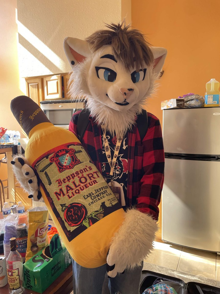 BroadwayTheCat's tweet photo. Hello, Aquatifur...

Would anybody care for a little drink? https://t.co/SQysWdPLo9