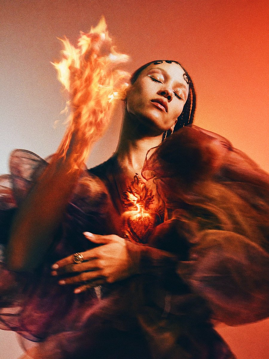 Meli_diago's tweet photo. Weird people + editorial surrealism = my go to 🔥
#MagnificOne @magnific https://t.co/FAz4xxDzOL
