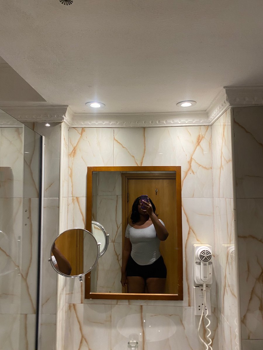 bims6_0's tweet photo. My thighs we getting wider help. https://t.co/ULRgHaBrfB