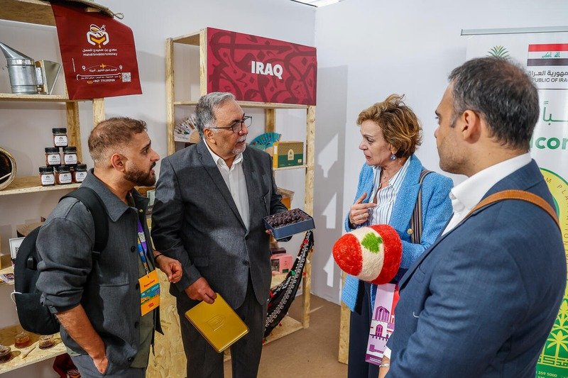 FAOLebanon's tweet photo. 🇱🇧🤝 A visit celebrating Lebanon’s agricultural heritage in Rome!
FAO Lebanon welcomed H.E. Mrs. Carla Jazzar, Ambassador of Lebanon to Italy, and Mr. Moustafa Ghaith, Lebanese Consul in Rome, to the 🇱🇧stand at the #Seeds2Food exhibition, hosted in the @FAOinNENA_EN  pavilion https://t.co/xguJaUfNmN